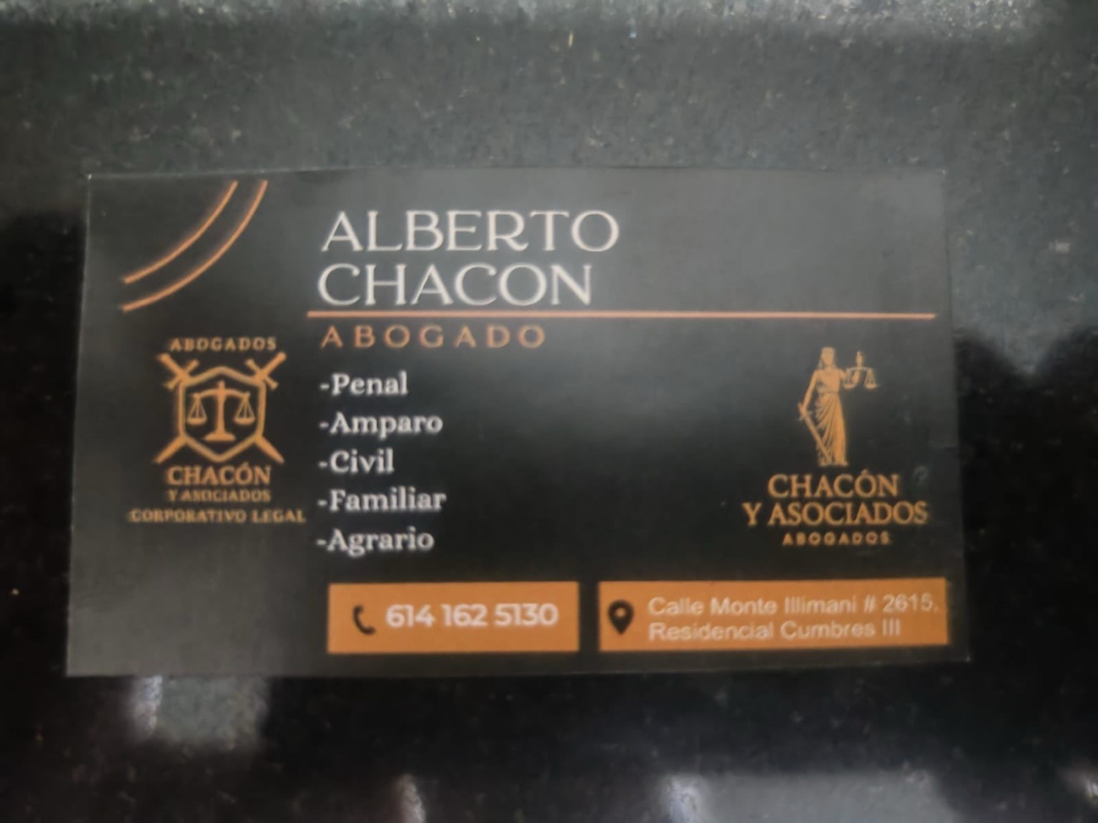 Tarjeta de presentación de Chacón y Asociados Abogados